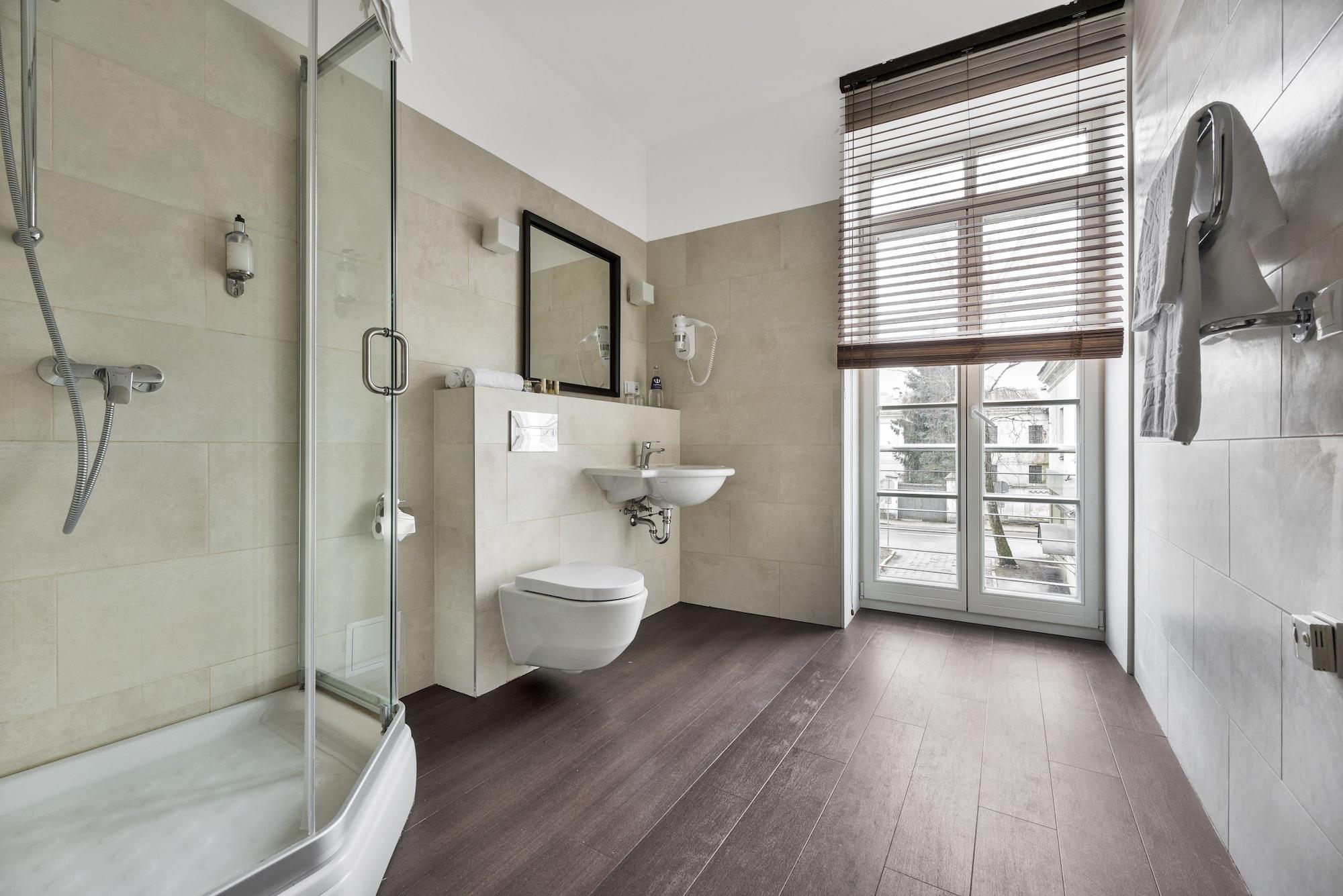 Amberton Cozy Hotel Kaunas Exterior photo