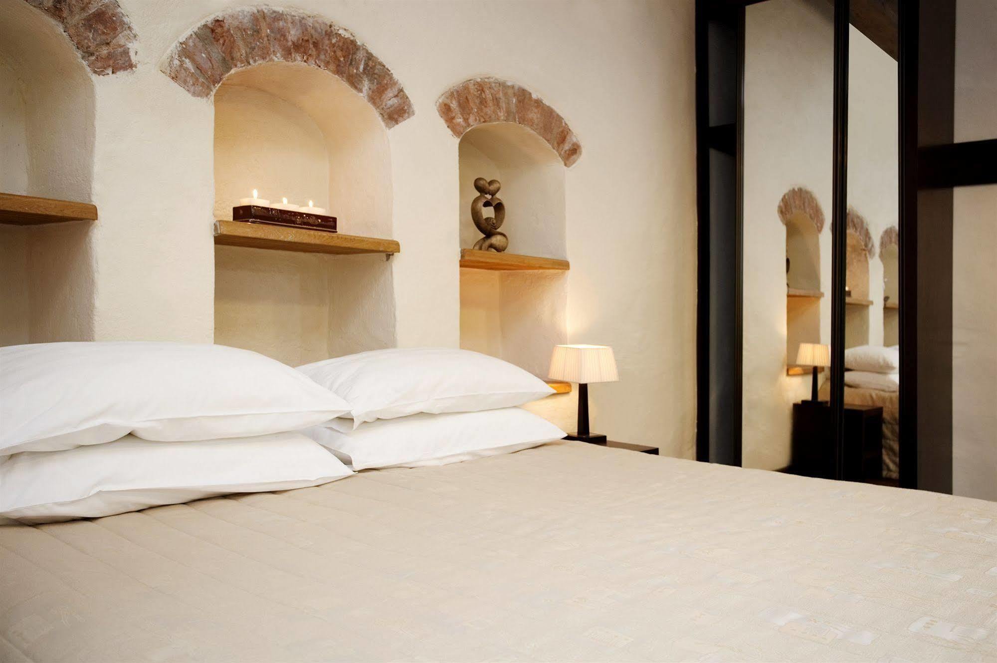 Amberton Cozy Hotel Kaunas Exterior photo